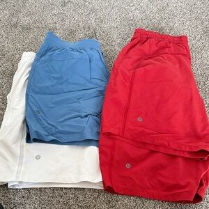 lululemon athletica Men's Athletic Shorts - Red, Blue, White - size Medium